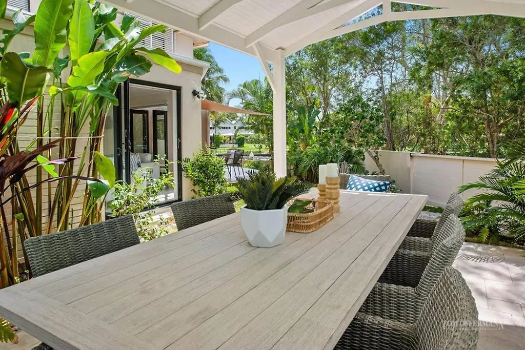 Quay Largo: Riverside Haven Noosaville 0*,  Australia